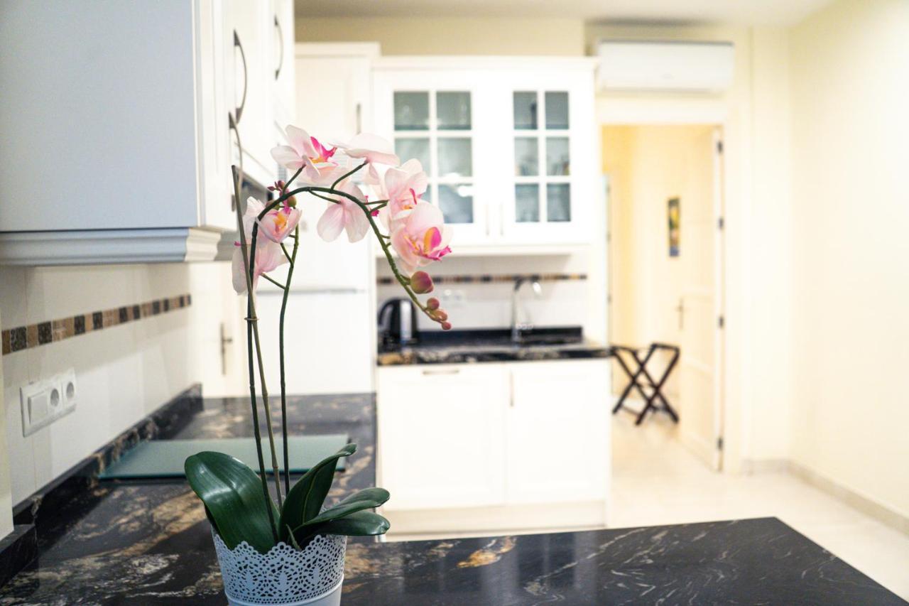 Homemalaga Thyssen Apartment Exterior photo